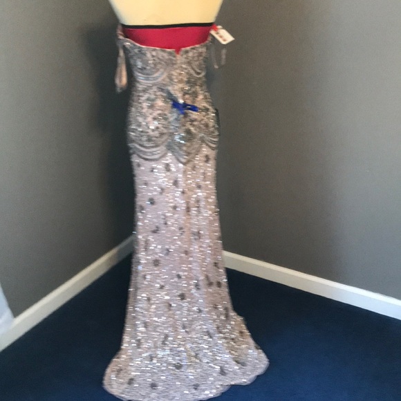 Dress - Picture 2 of 2